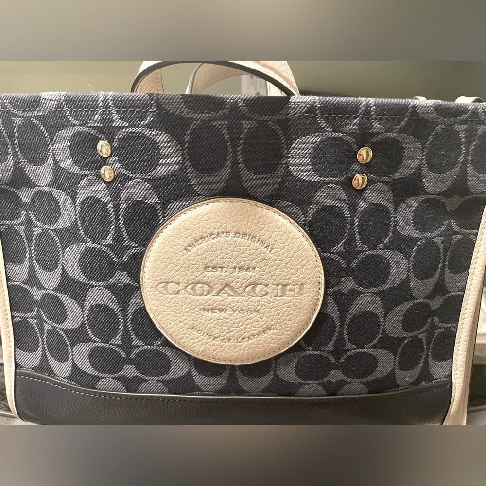 COACH C2826 Dempsey Carryall In Signatur